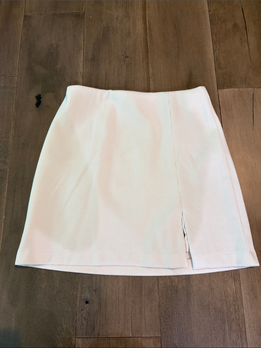 House of Harlow 1960 Cream Skirt with Side Slit